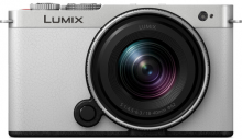 Panasonic Lumix DC-S9 + 18-40mm F4.5-6.3 Smokey White