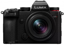 Panasonic Lumix DC-S5D + 18-40mm F4.5-6.3